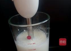 香蕉奶昔的做法图解6