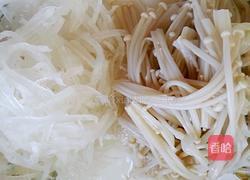 金针菇萝卜汤的做法图解3
