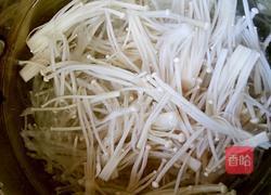 金针菇萝卜汤的做法图解4