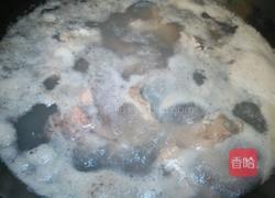 莲藕大骨汤的做法图解1