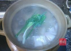 莲藕大骨汤的做法图解4