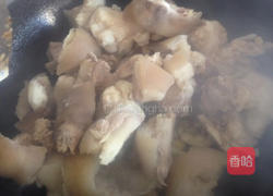 豆腐乳炖猪脚的做法图解5