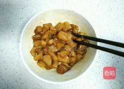 豌豆炒肉丁的做法图解3