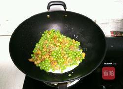 豌豆炒肉丁的做法图解11