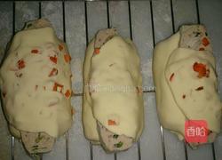胡萝卜餐包（棕心紫薯、香葱鱼板）的做法图解10