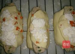 胡萝卜餐包（棕心紫薯、香葱鱼板）的做法图解11