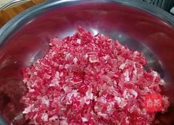 白菜猪肉馅的包子的做法图解2