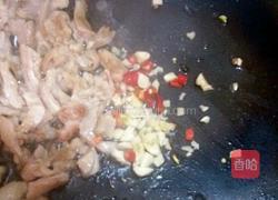 酸菜炒大肠的做法图解4