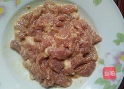 改良版木耳炒肉的做法图解2
