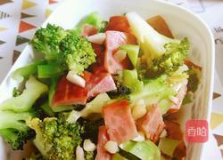 火腿炒西兰花的做法图解13