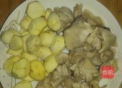 板栗焖鸡腿的做法图解1