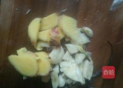 芹菜炒墨鱼的做法图解3