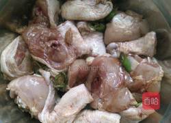 黄闷鸡的做法图解2