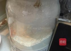 香菜葱花蛋饼的做法图解1