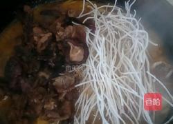 土鸡炖蘑菇.粉条的做法图解5