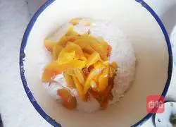 Illustration of how to make pumpkin and rose flower steamed buns 1