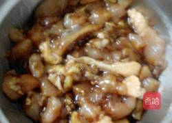 肉粒红萝卜血豆腐汤的做法图解1