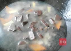 肉粒红萝卜血豆腐汤的做法图解6