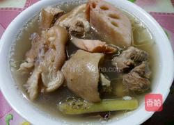 莲藕花生猪脚汤的做法图解8