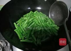 干煸豆角的做法图解2