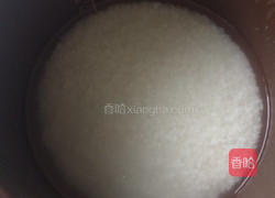 腊肠豆焖饭的做法图解1