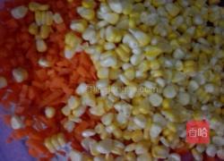 瘦肉胡萝卜玉米饺子的做法图解2