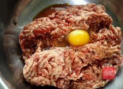 牛肉丸子汤的做法图解1