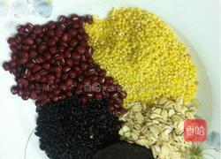 五谷杂粮补肾粥的做法图解1