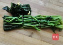 凉拌菠菜豆芽的做法图解1
