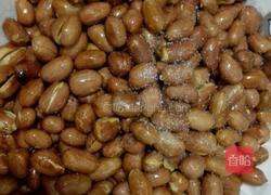 油酥花生米的做法图解3