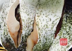 酸菜鱼块的做法图解2