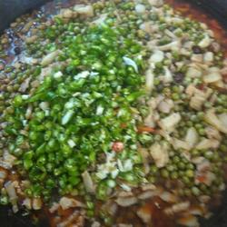 嫩豌豆烧肉的做法[图]