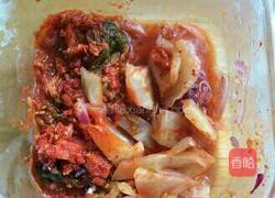 辣白菜炒土豆片的做法图解2