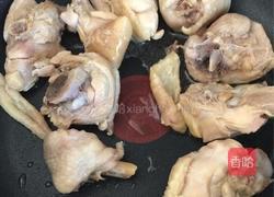 砂锅煲鸡腿蘑菇的做法图解4