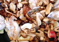 砂锅煲鸡腿蘑菇的做法图解6