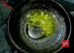 辣酱白菜土豆片的做法图解2