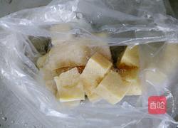 白菜冻豆腐汤的做法图解2