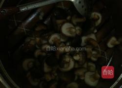 白菜香菇虾皮饺的做法图解1