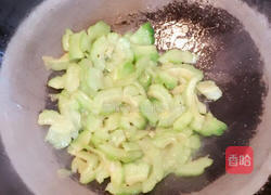 豆豉鲮鱼炒凉瓜的做法图解5