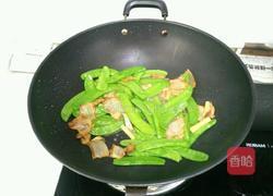 荷兰豆炒腊肉的做法图解8