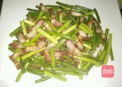 脆皮烧猪肉炒蒜苔的做法图解5