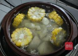 玉米排骨山药汤的做法图解3