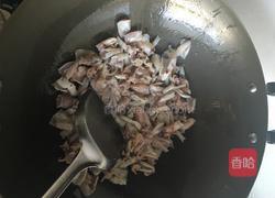 芹菜炒墨鱼的做法图解4