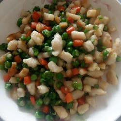 豌豆鸡丁的做法[图]