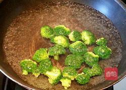 百合银耳西兰花的做法图解2