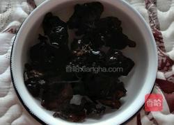 娃娃菜炒木耳的做法图解2