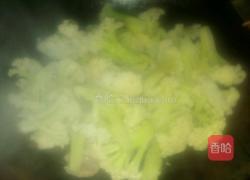 花菜炒肉片的做法图解5