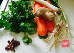 胡萝卜羊骨汤的做法图解2