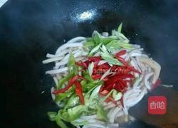 辣椒炒鱿鱼丝的做法图解4
