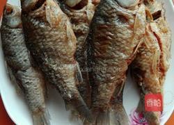 淋炸鲫鱼的做法图解9